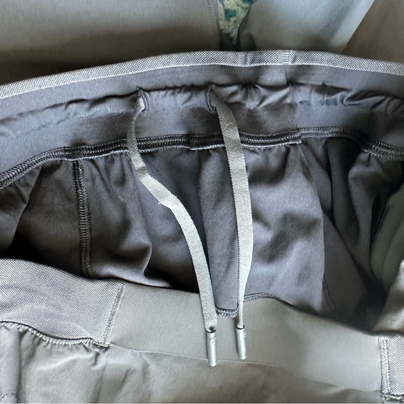 🐨Gray Lululemon Pants🐨 - Picture 4 of 10